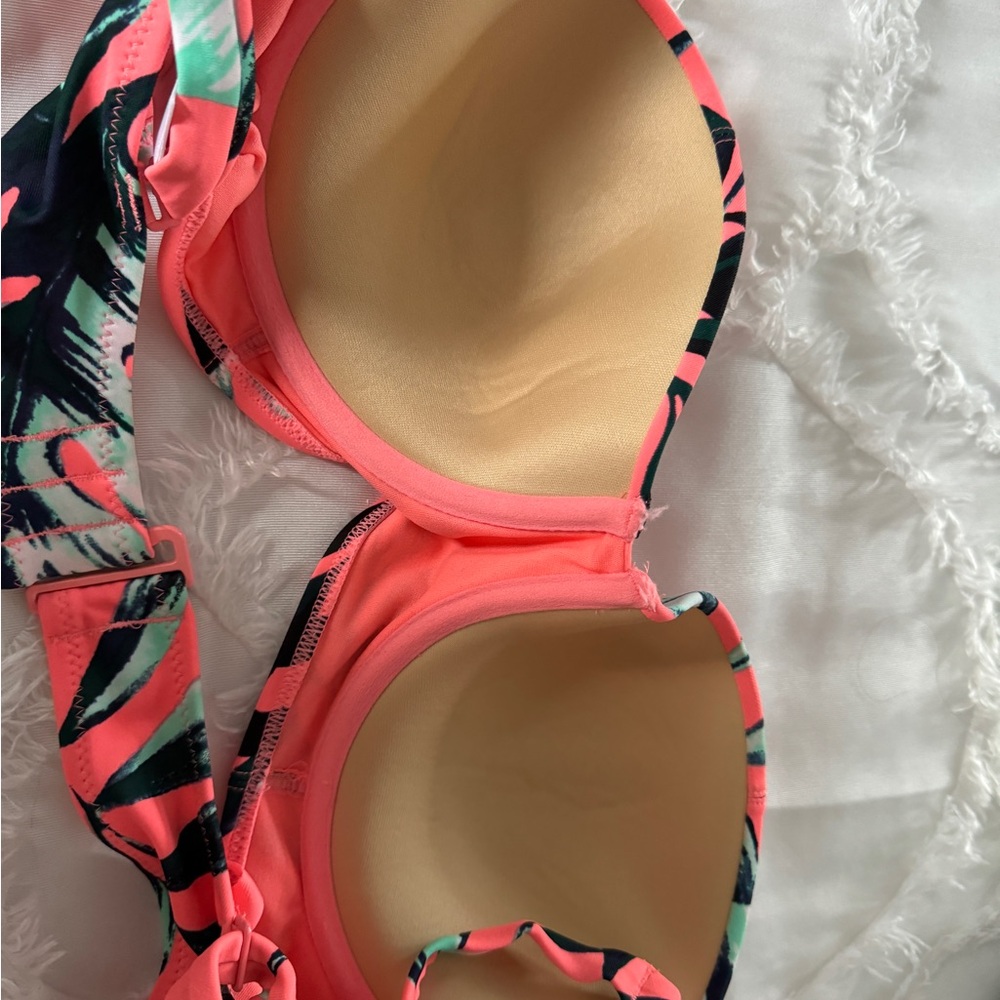 Bikini - Picture 6 of 6